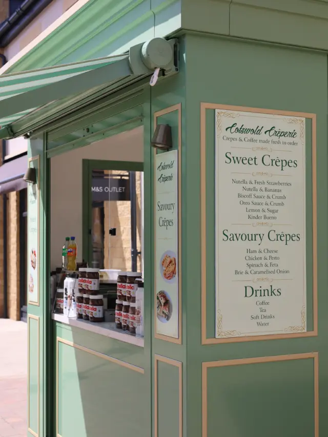 We’ve been keeping a little secret…

Today we can FINALLY announce that @cotswoldscreperie have officially opened at the outlet! 

From your favourite sweet combinations such as Nutella, strawberries, Biscoff and Oreo to some delicious savoury options like chicken and pesto, Brie and caramelised onion and more, there really is something for everyone 🥞

📍 Between M&S Outlet and Lindt 

🏷️
Creperie | Sweet snacks | Savoury crepes | Now open | Just opened | Gloucestershire eats | Cotswolds Designer Outlet | Tewkesbury