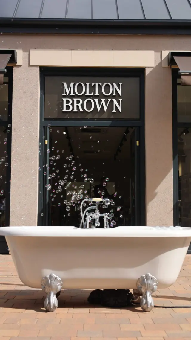 Molton Brown is officially open! ✨

We’re delighted to share that their new pop-up has launched, and boy have you loved it so far. Make sure to pop in and say hello to the new team, and did we mention they have an incredible opening offer on right now? 

🏷️
New store opening | Molton Brown | Shop launch | Pop up | British made | Home and bath | Tewkesbury | Wellness must haves