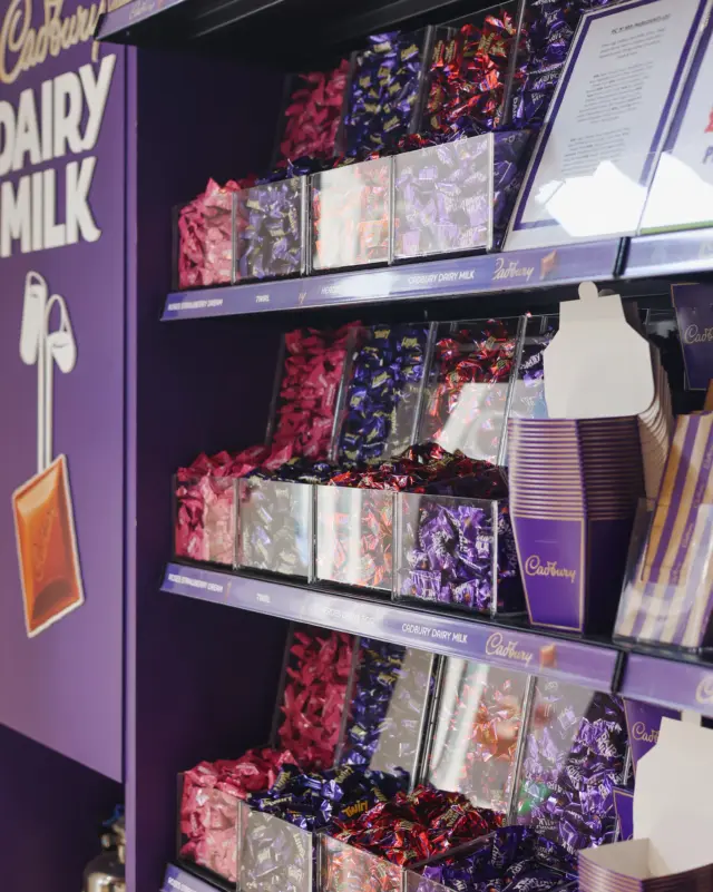 Want your chocolate fix but worried about the heat? 🥵

Shop with @cadburyoutletshops and they’ll keep your purchases cool in store for you until you’re ready to go home. 

🏷️
Cadbury chocolate | Sweet tooth | Outlet shopping | Tewkesbury | Oreo | Cotswolds Designer Outlet | Gift shopping