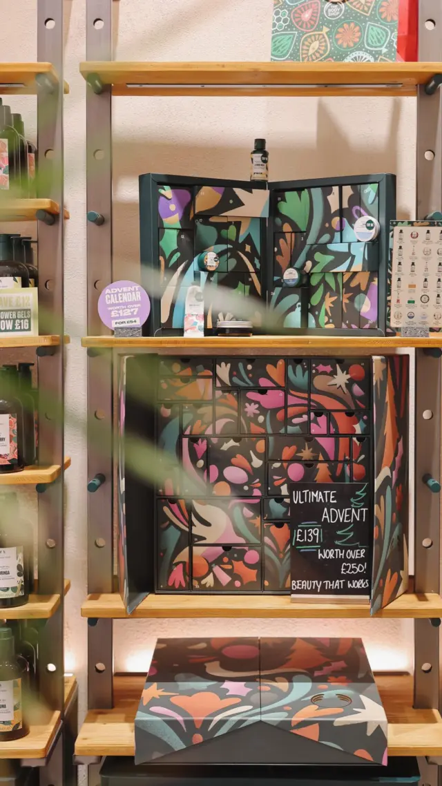 Is this the first bit of Christmas at the Outlet this year? 🫣

@thebodyshop have their popular Advent Calendars in stock and with two sizes available, now could just be the perfect time to get your hands on one…

🎄 Set it aside and spread your Christmas spend this year 
🎁 Split up the goodies inside for all your stocking fillers sorted in one go
💆🏻 Get stuck in now for a bargain way to get all your favourite products at a discounted price 

🏷️
Christmas shopping | Advent calendar | Beauty and skincare | Christmas prep | Festive favourites | Tewkesbury | Cotswolds Designer Outlet | The Body Shop