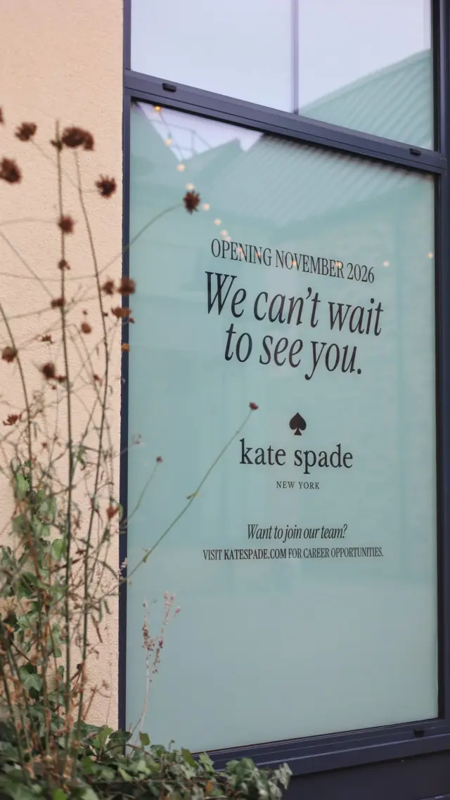 An ace up our sleeve and a new player on the cards… can you tell that we’re excited to share that @katespadeny is opening soon? ♠️

🏷️
New store | opening soon | Outlet shopping | Retail therapy | Autumn fashion | Fall style | Cotswolds Designer Outlet